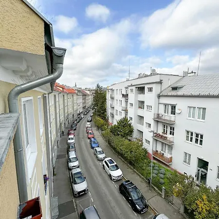 S Velkou Terasou A Balkonom V Centre Mesta! * Братислава