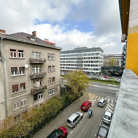 Apartman S Velkou Terasou A Balkonom V Centre Mesta! Pozsony