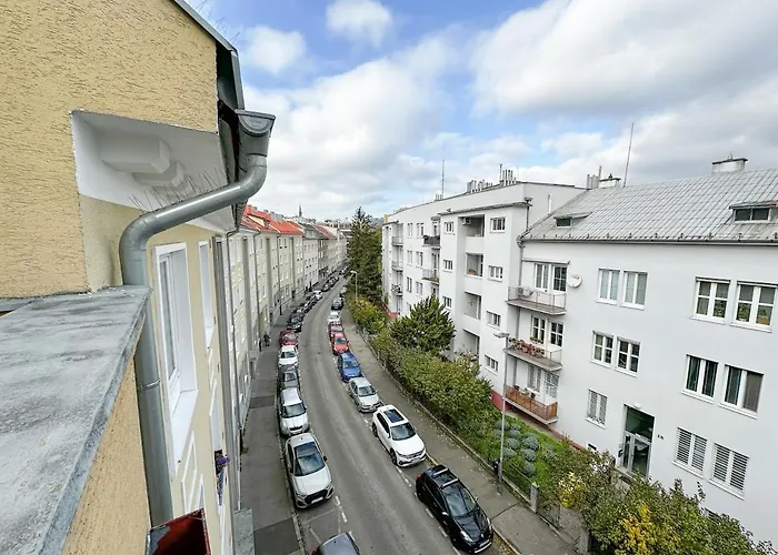 S Velkou Terasou A Balkonom V Centre Mesta! * Pozsony