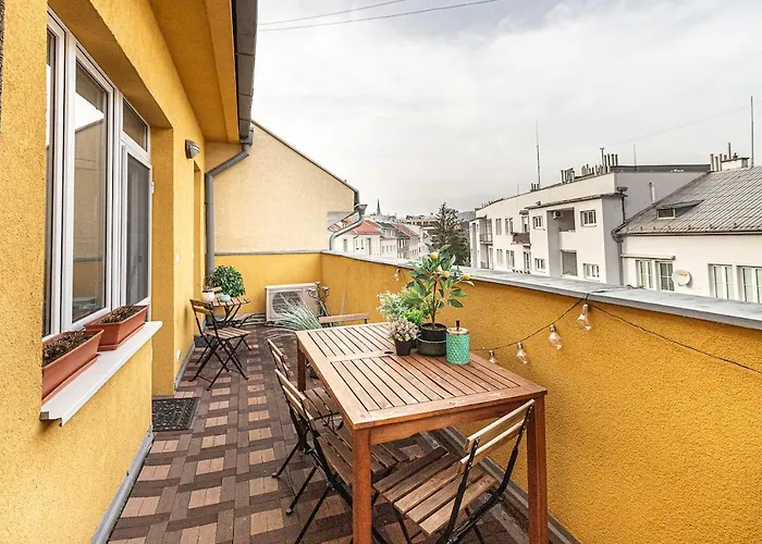 Appartement S Velkou Terasou A Balkonom V Centre Mesta! *
