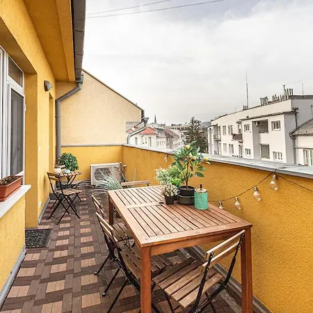 S Velkou Terasou A Balkonom V Centre Mesta! 아파트