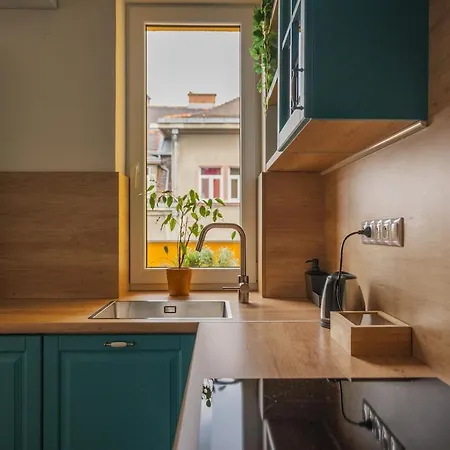Appartement S Velkou Terasou A Balkonom V Centre Mesta!